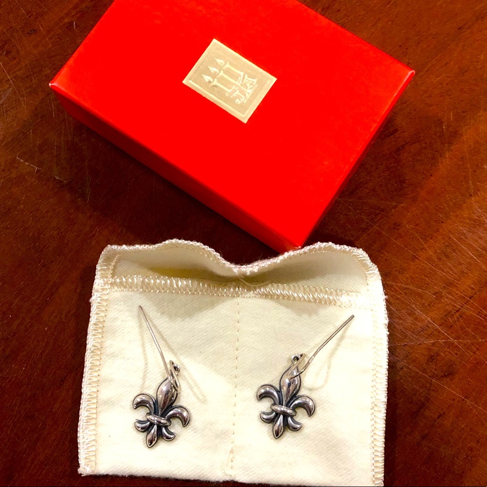 RETIRED James Avery Fleur De Lis Earrings (Silver)